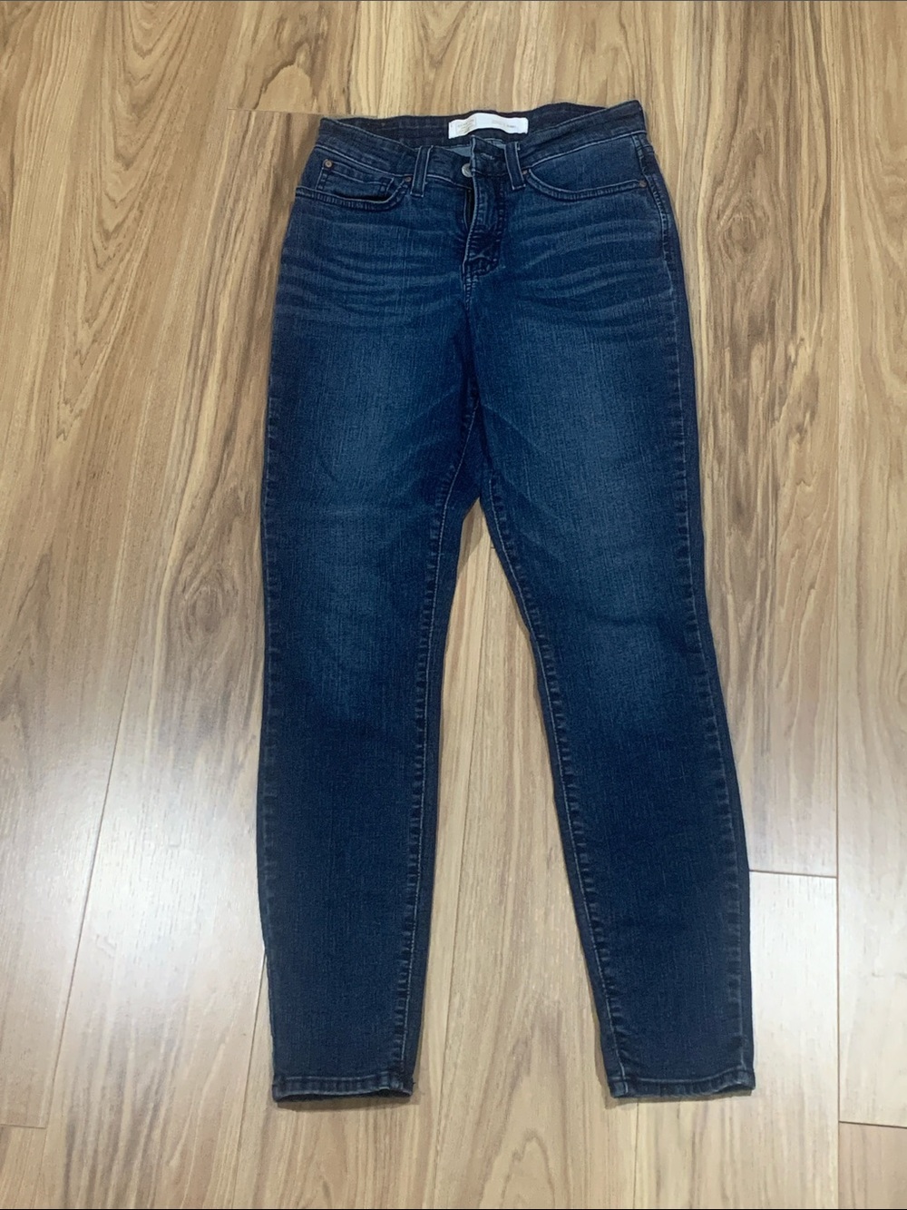 Levi Straus Totally Shapers Skinny Jeans Sz 4